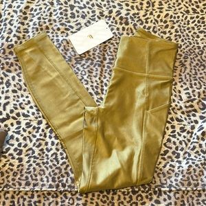 Fabletics oasis shine high waisted pocket 7/8